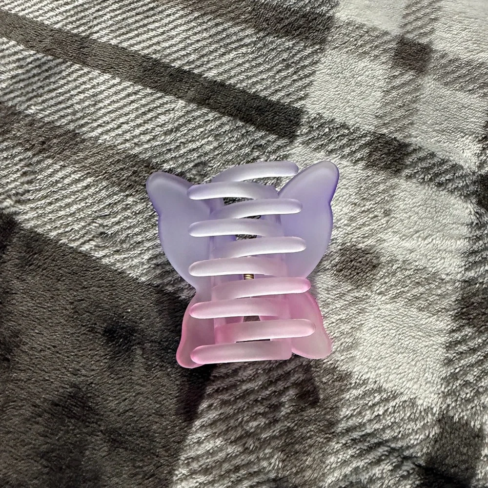 Butterfly Hair Clip in Pink and Purple - Picture 3 of 5